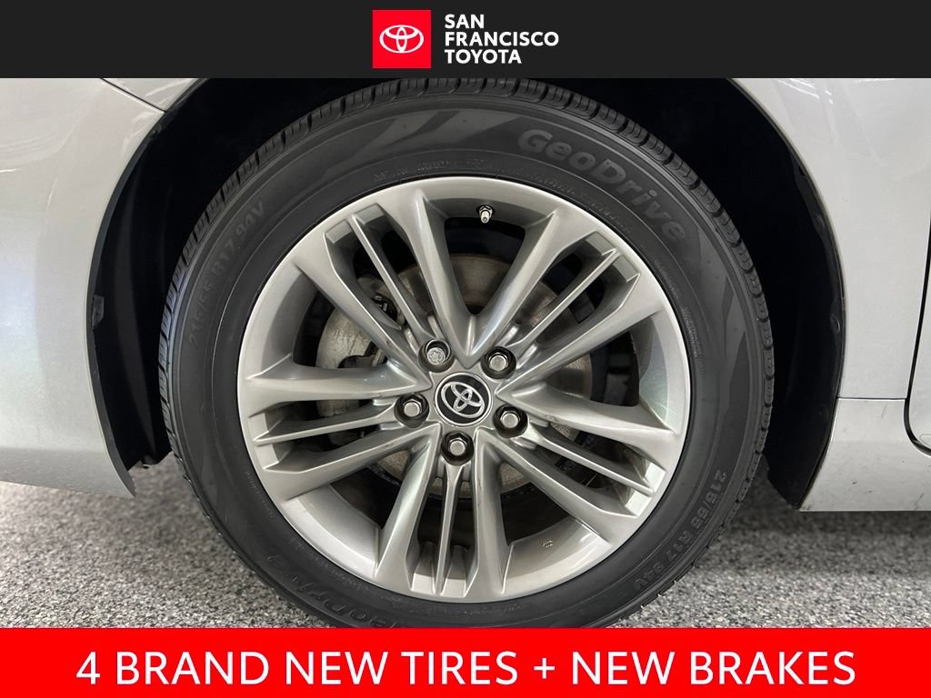 Used 2015 Toyota Camry SE FWD image 9