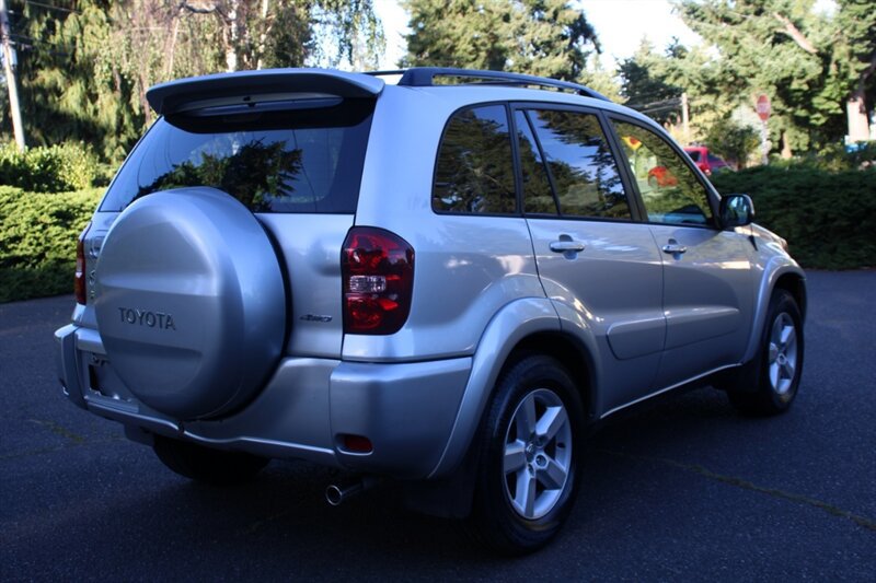Used 2005 Toyota RAV4 4WD image 3