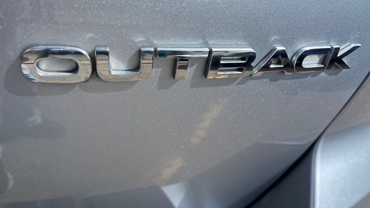 Used 2013 Subaru Outback 2.5i Limited w/ Moonroof Pkg AWD/4WD image 25