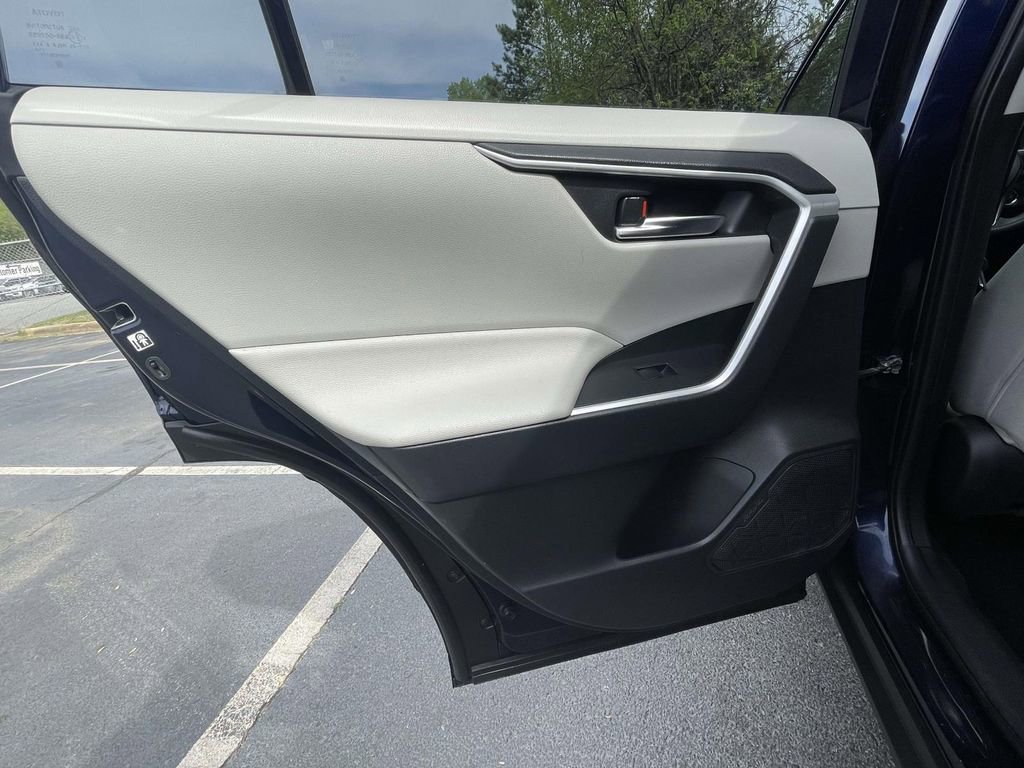 Used 2019 Toyota RAV4 XLE w/ Convenience Package image 18