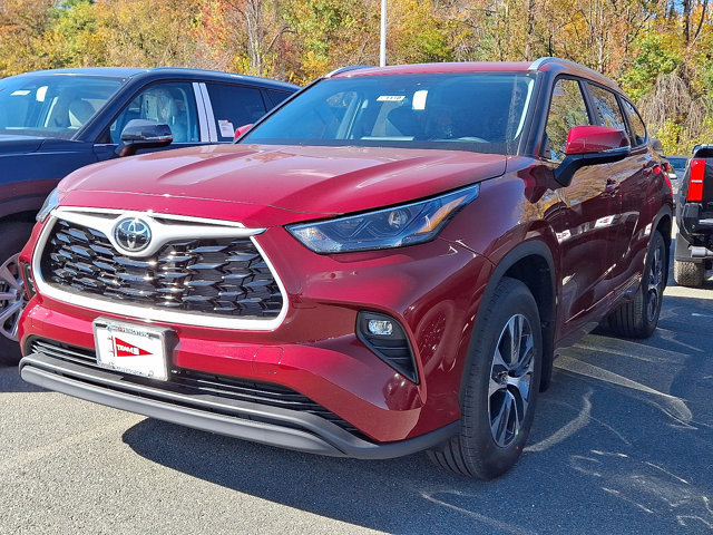 New 2026 Toyota Highlander XLE image 3