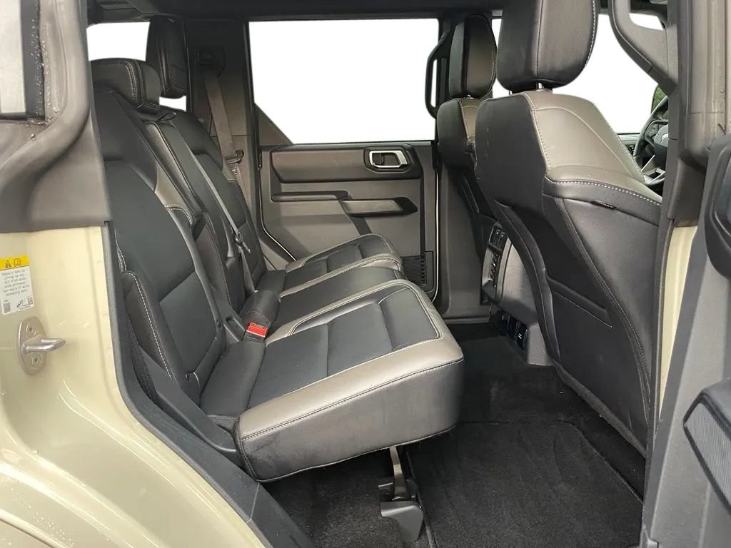 Used 2025 Ford Bronco Outer Banks AWD/4WD image 19