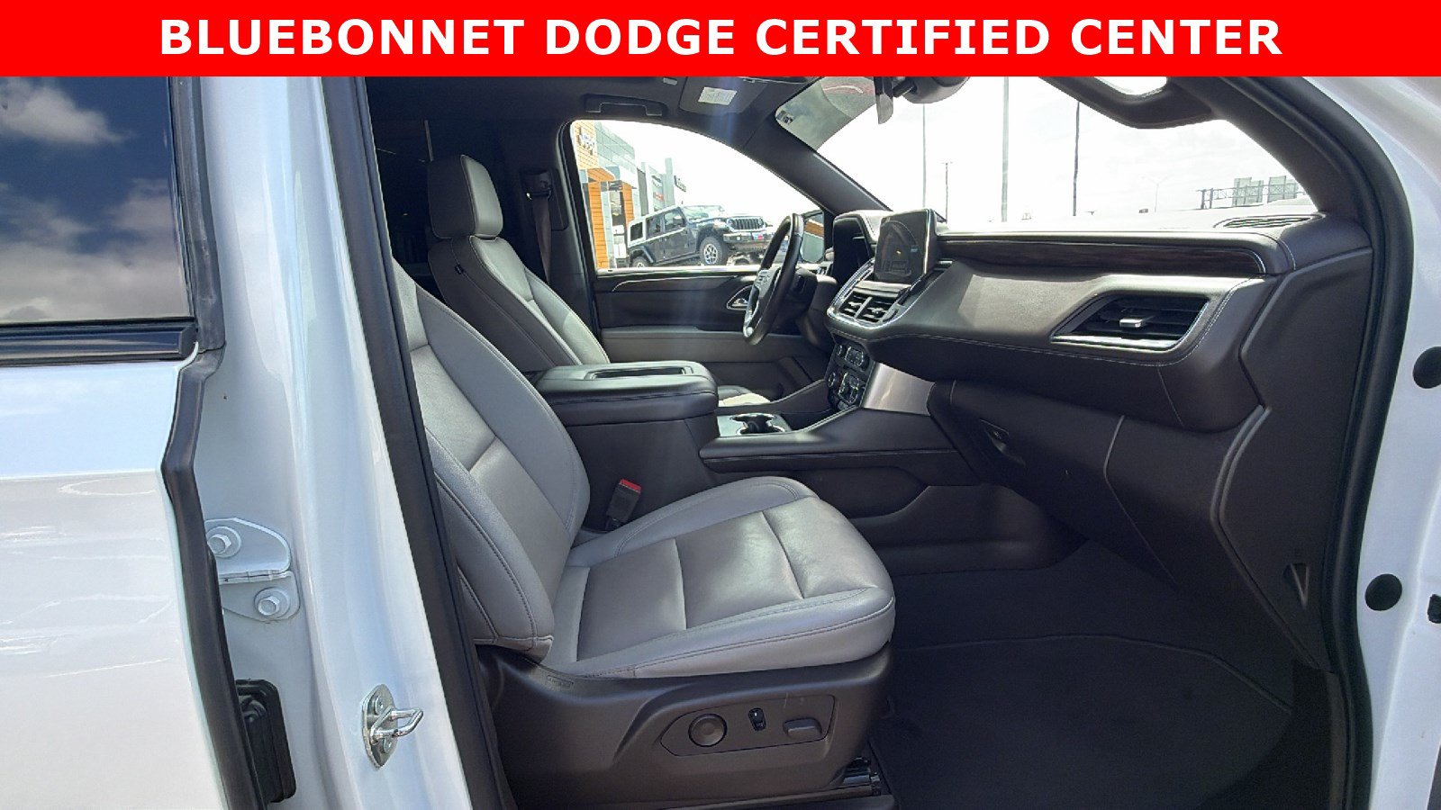 Used 2023 Chevrolet Tahoe Z71 w/ Z71 Off-Road Package AWD/4WD image 22