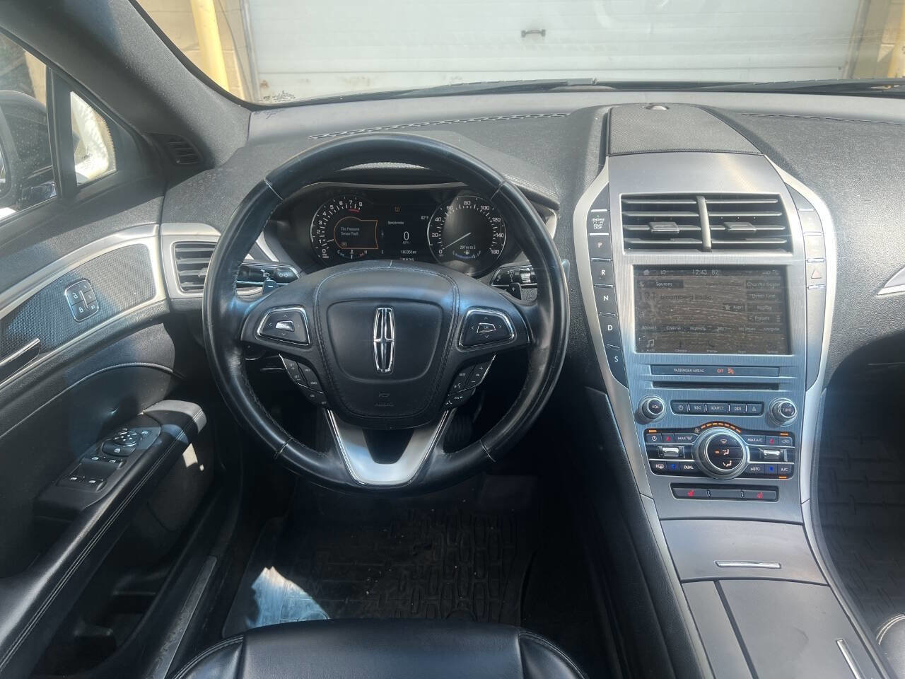 Used 2018 Lincoln MKZ Premiere image 17