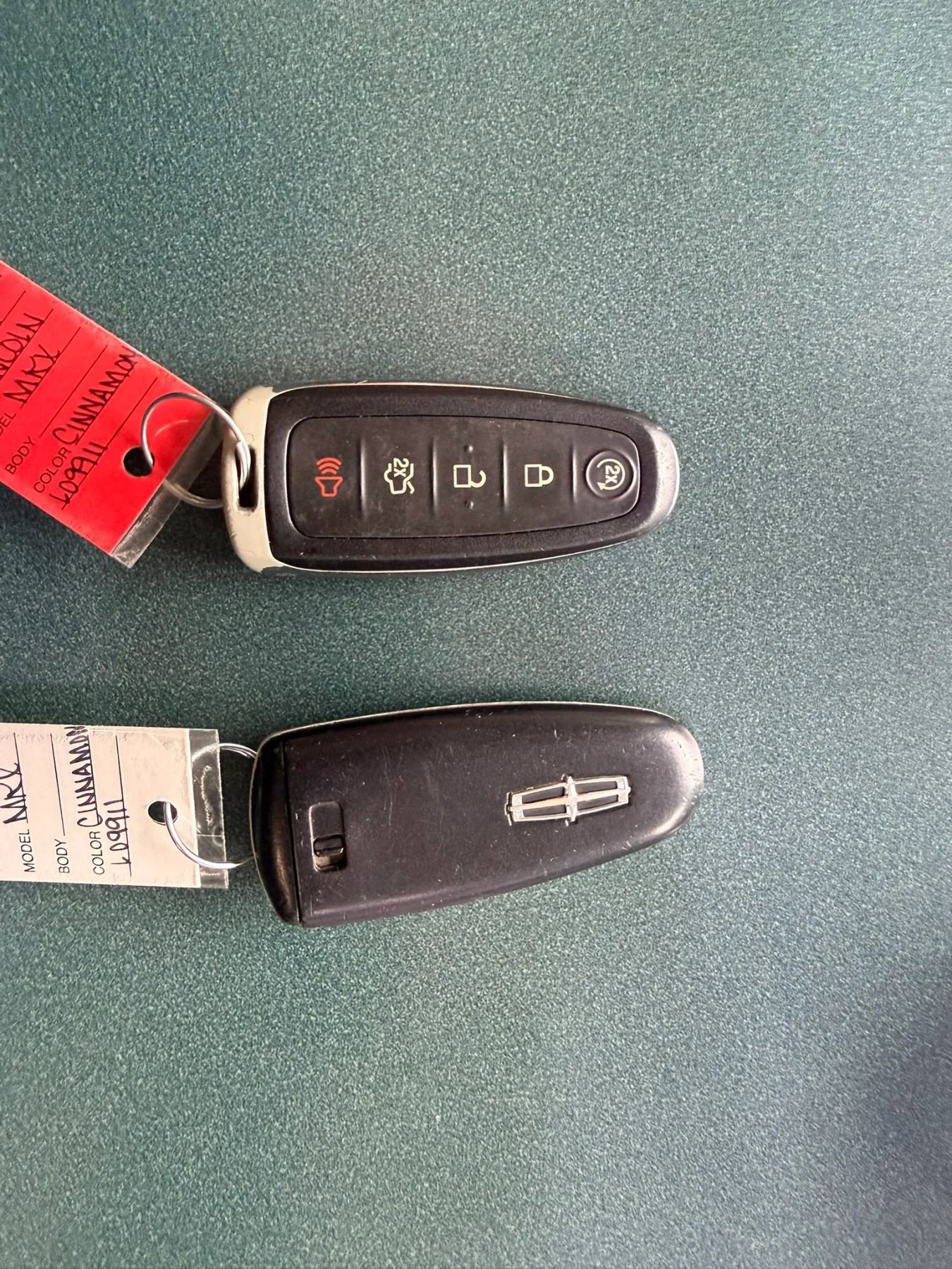 Used 2012 Lincoln MKX FWD image 40