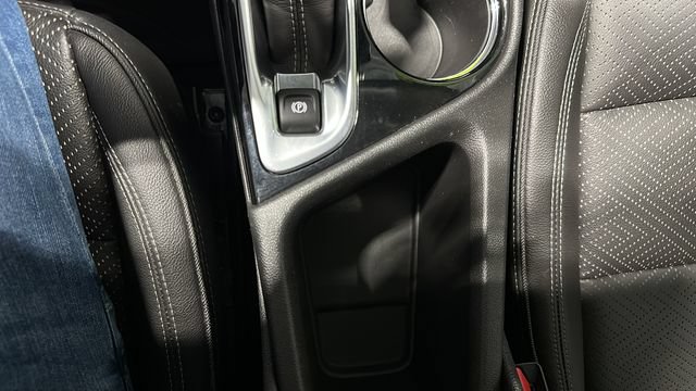 Used 2022 Buick Encore GX Essence w/ Advanced Technology Package FWD image 22