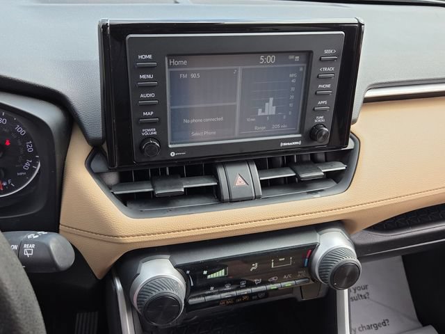 Used 2021 Toyota RAV4 LE FWD image 17