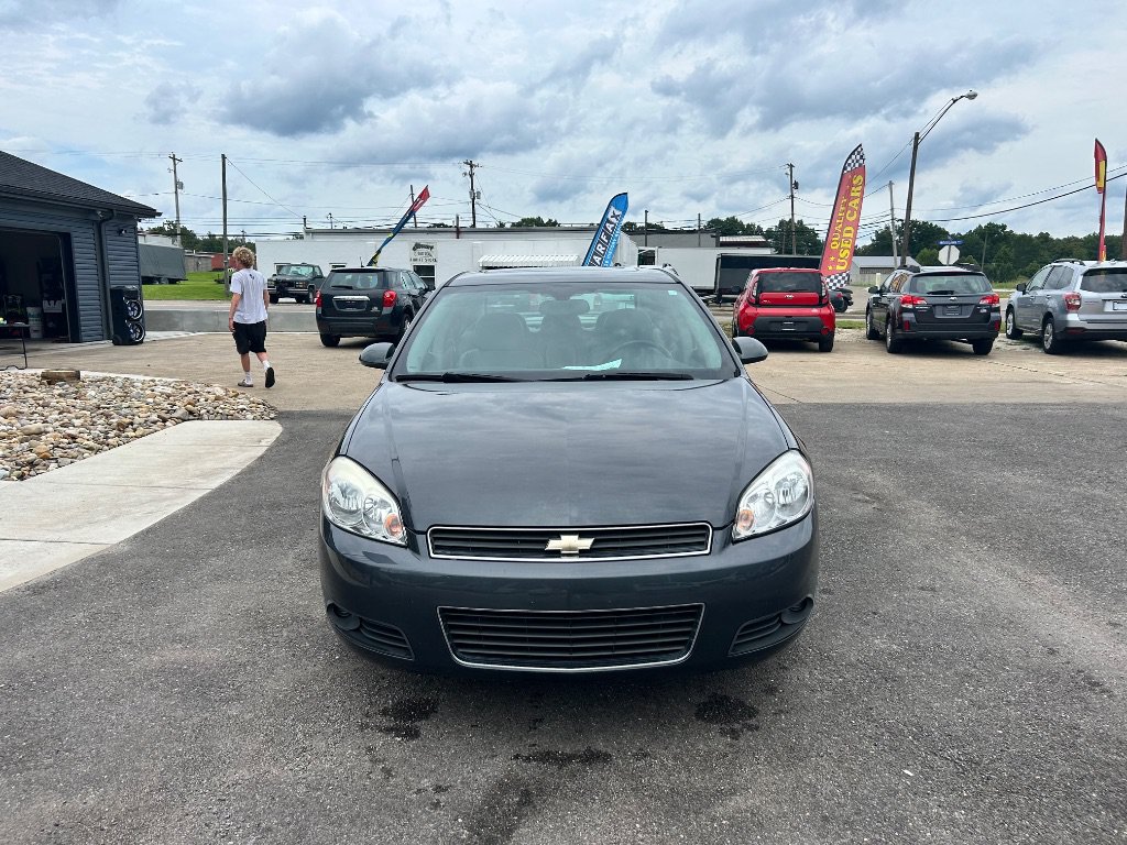 Used 2010 Chevrolet Impala LT w/ Luxury Edition Package FWD image 2
