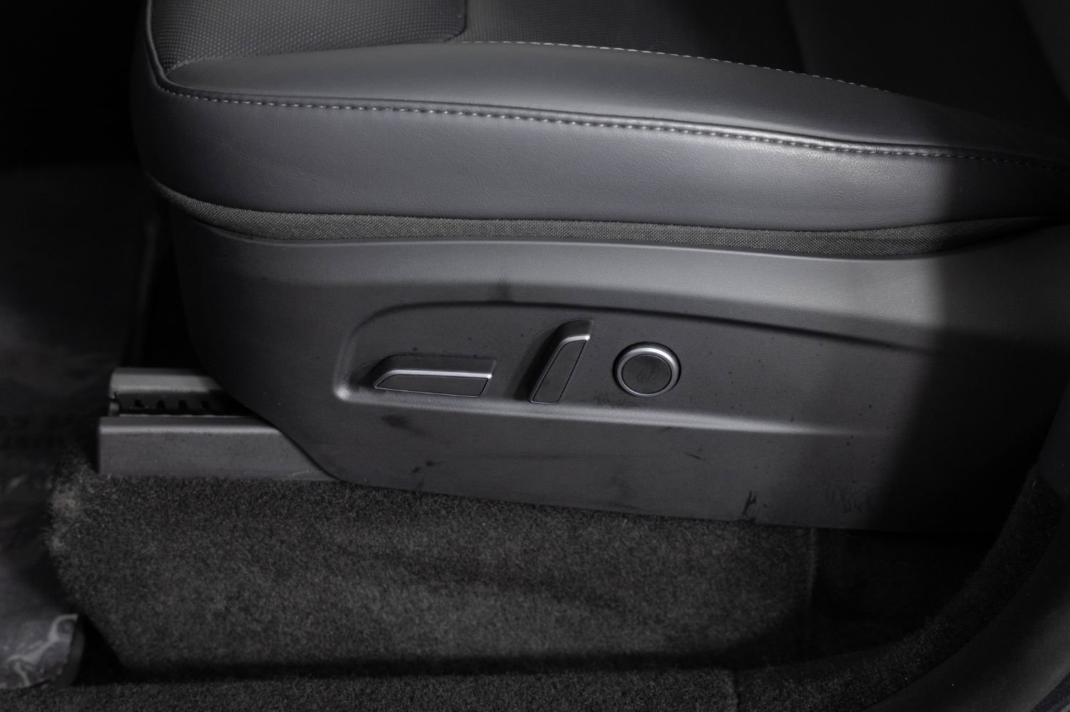 Used 2026 Tesla Model Y Long Range RWD image 15