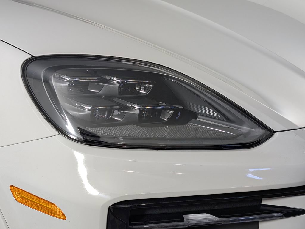 New 2026 Porsche Cayenne GTS image 14