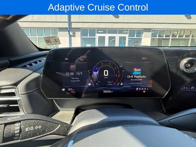 Used 2025 Chevrolet Traverse LT w/ Sun and Wheel Package FWD image 9