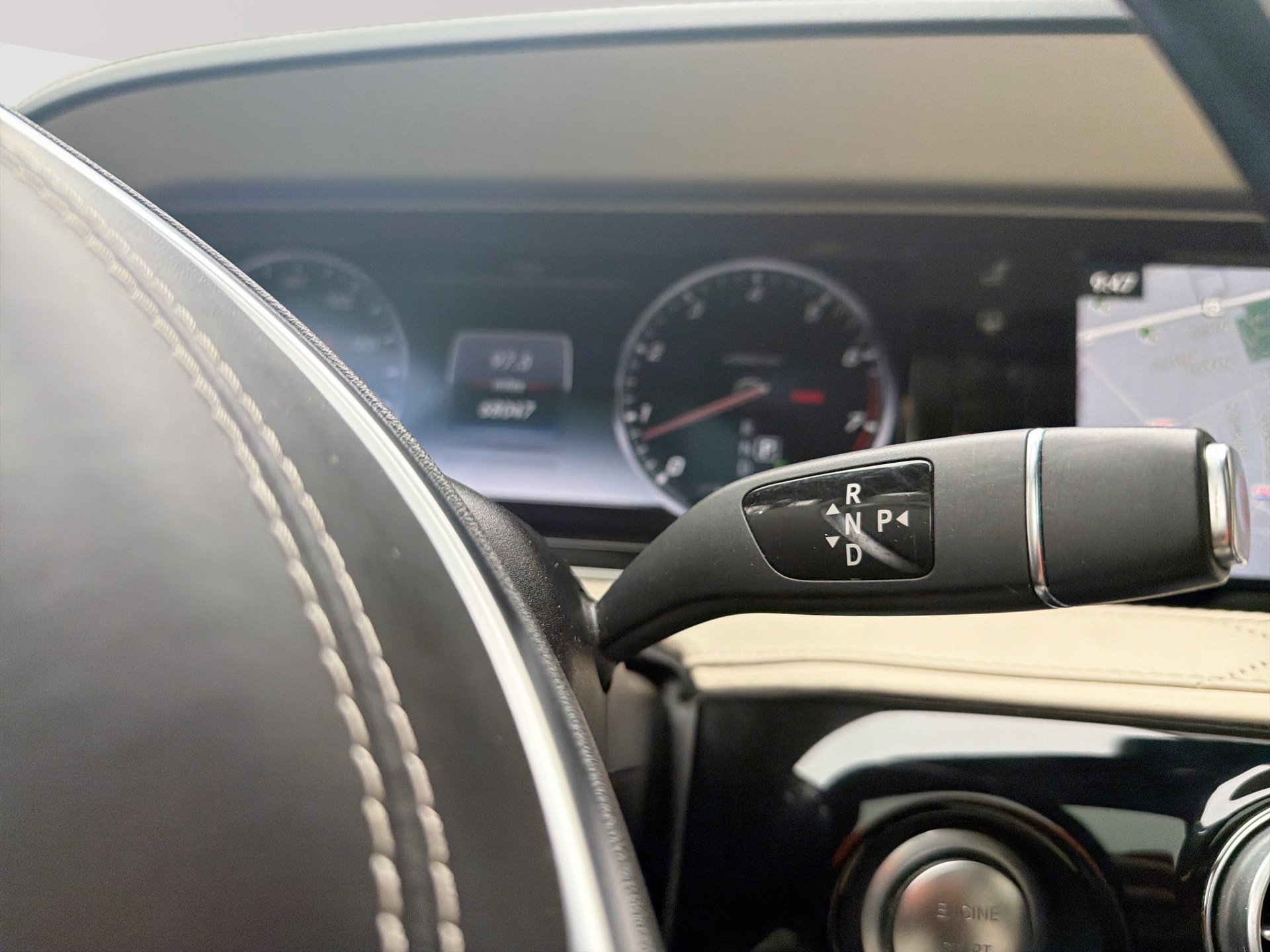 Used 2017 Mercedes-Benz S 550 Sedan image 23
