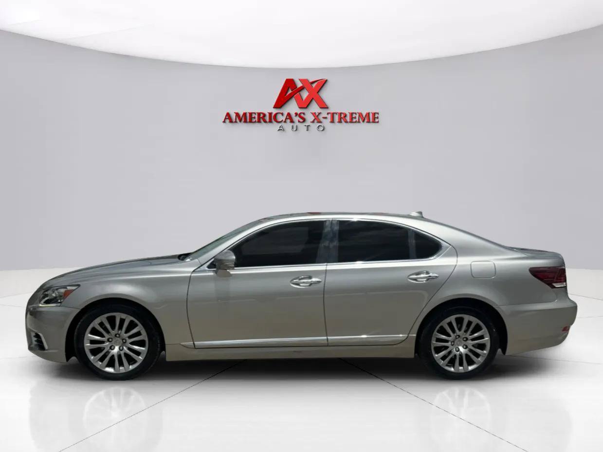 Used 2016 Lexus LS 460 w/ Comfort Package RWD image 2