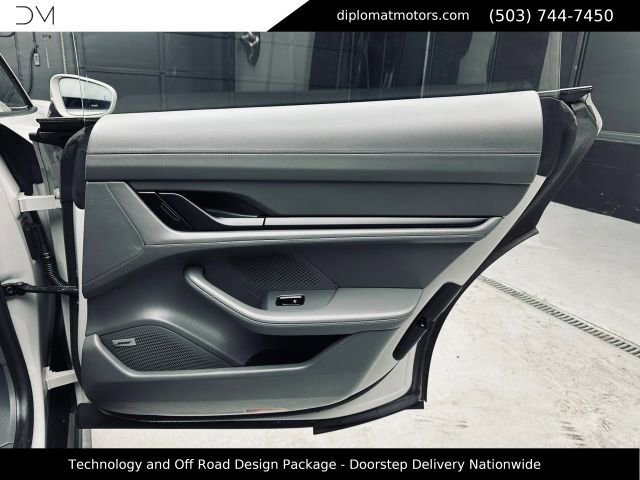 Used 2024 Porsche Taycan 4 Cross Turismo w/ Technology Package (P6F) AWD/4WD image 28