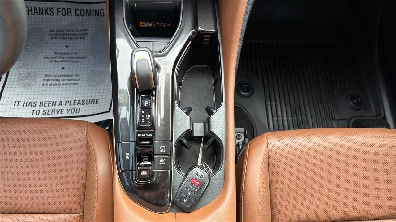 Used 2025 Toyota Crown Signia AWD/4WD image 22
