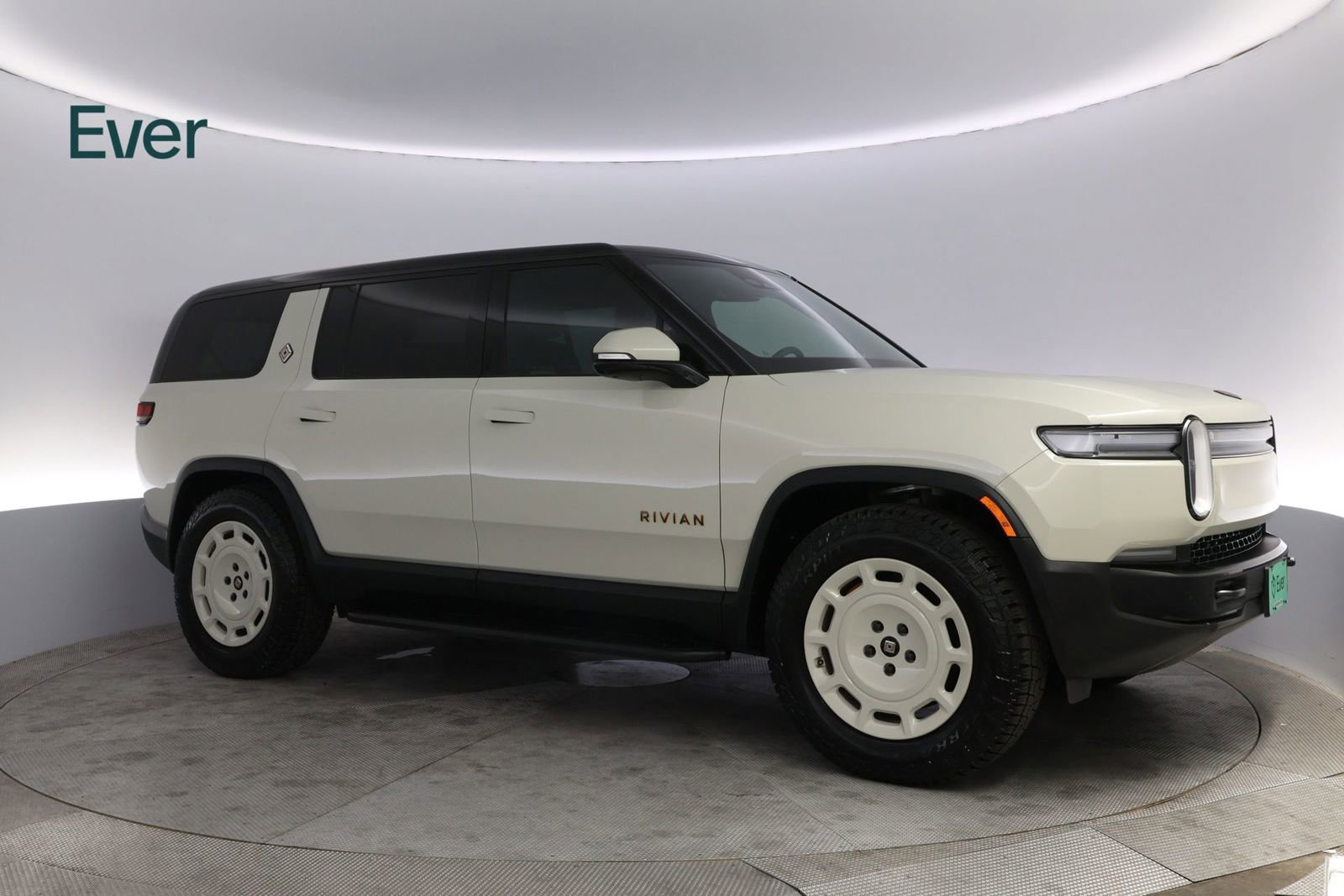 Used 2025 Rivian R1S Adventure AWD/4WD image 14