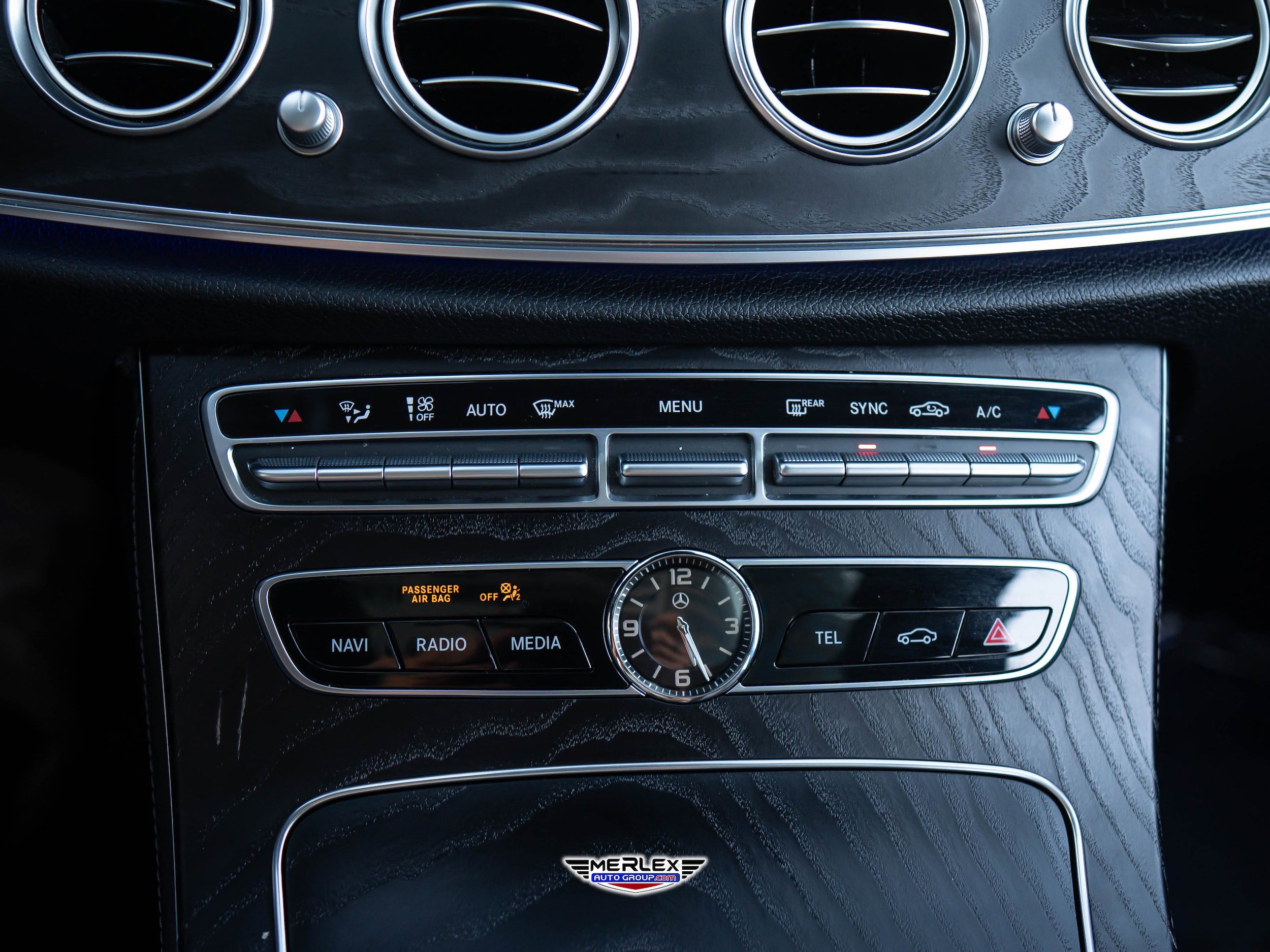 Used 2019 Mercedes-Benz E 300 4MATIC w/ Premium 1 Package image 34