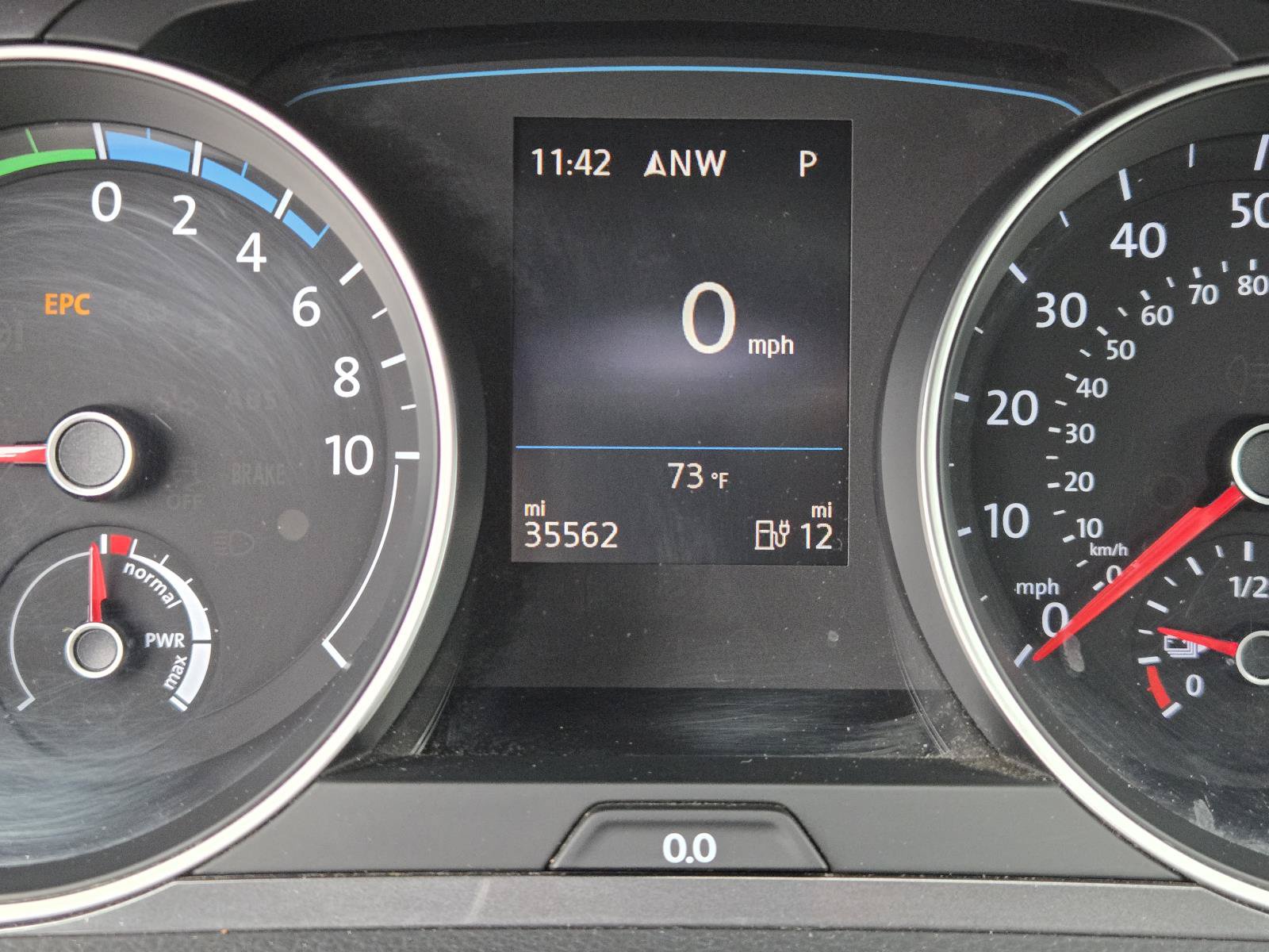 Used 2016 Volkswagen e-Golf SEL Premium w/ Driver Assistance Package FWD image 14