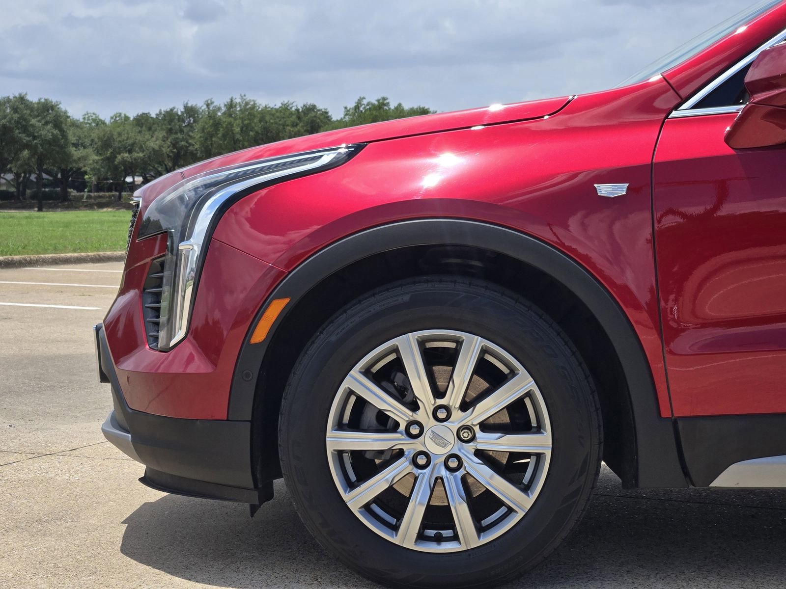 Used 2022 Cadillac XT4 Premium Luxury w/ Enhanced Visibility Package FWD image 11