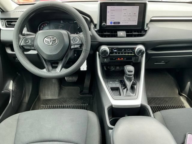 Used 2023 Toyota RAV4 LE FWD image 7