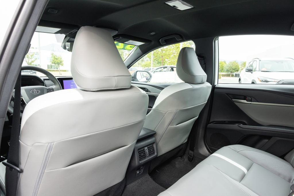 Used 2026 Toyota Camry SE FWD image 24