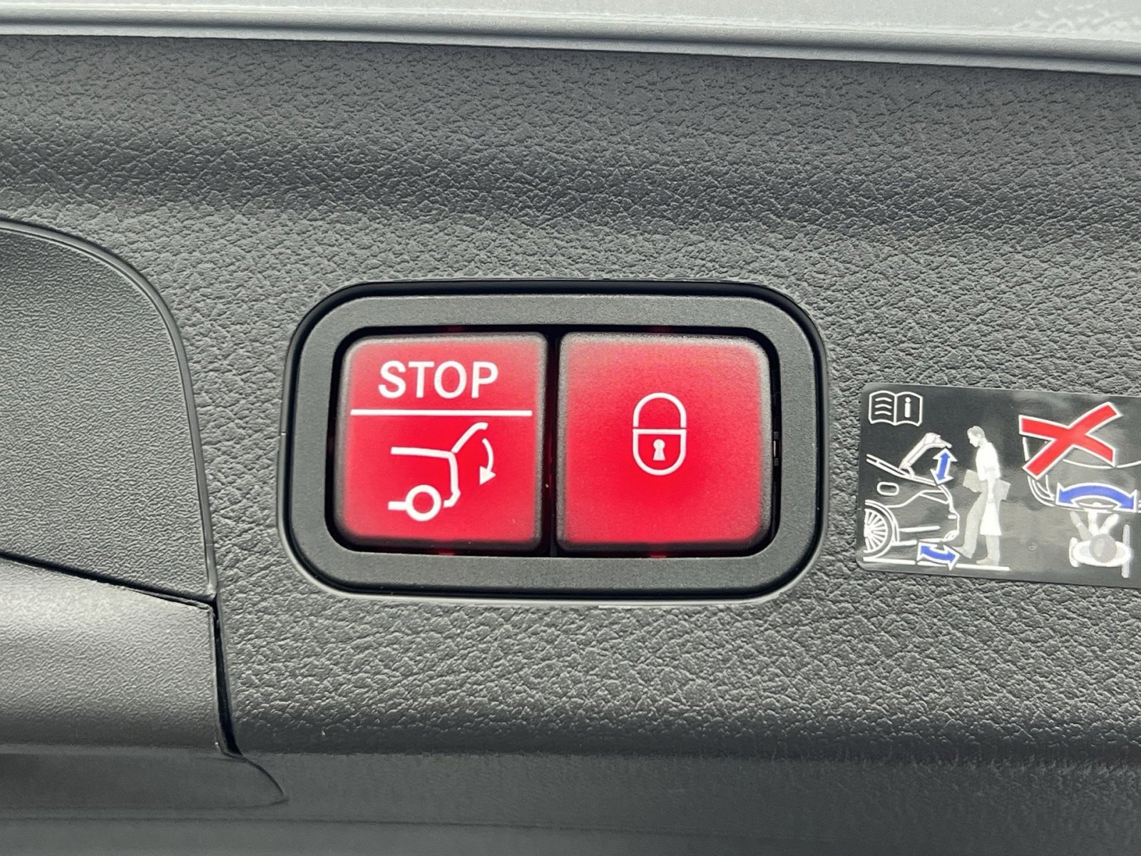 New 2026 Mercedes-Benz GLE 450e 4MATIC image 25