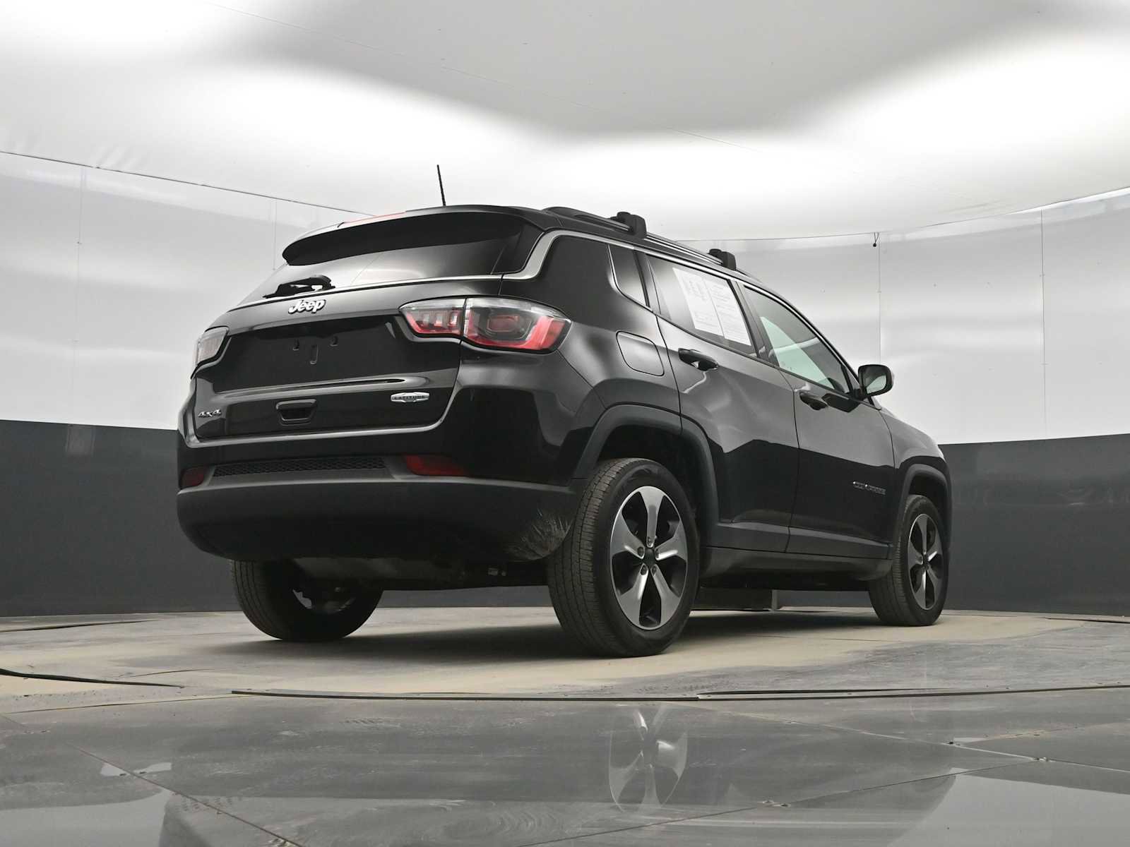 Used 2017 Jeep Compass Latitude w/ Popular Equipment Group image 35