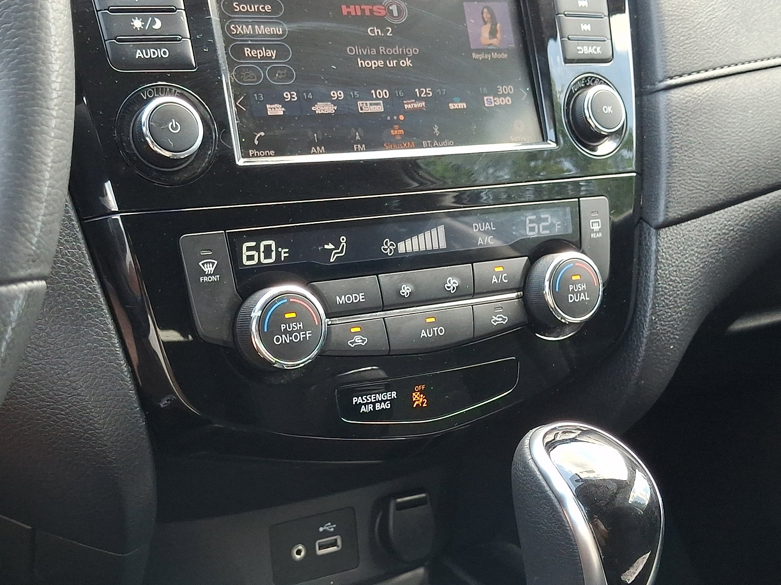 Used 2018 Nissan Rogue SV AWD/4WD image 17