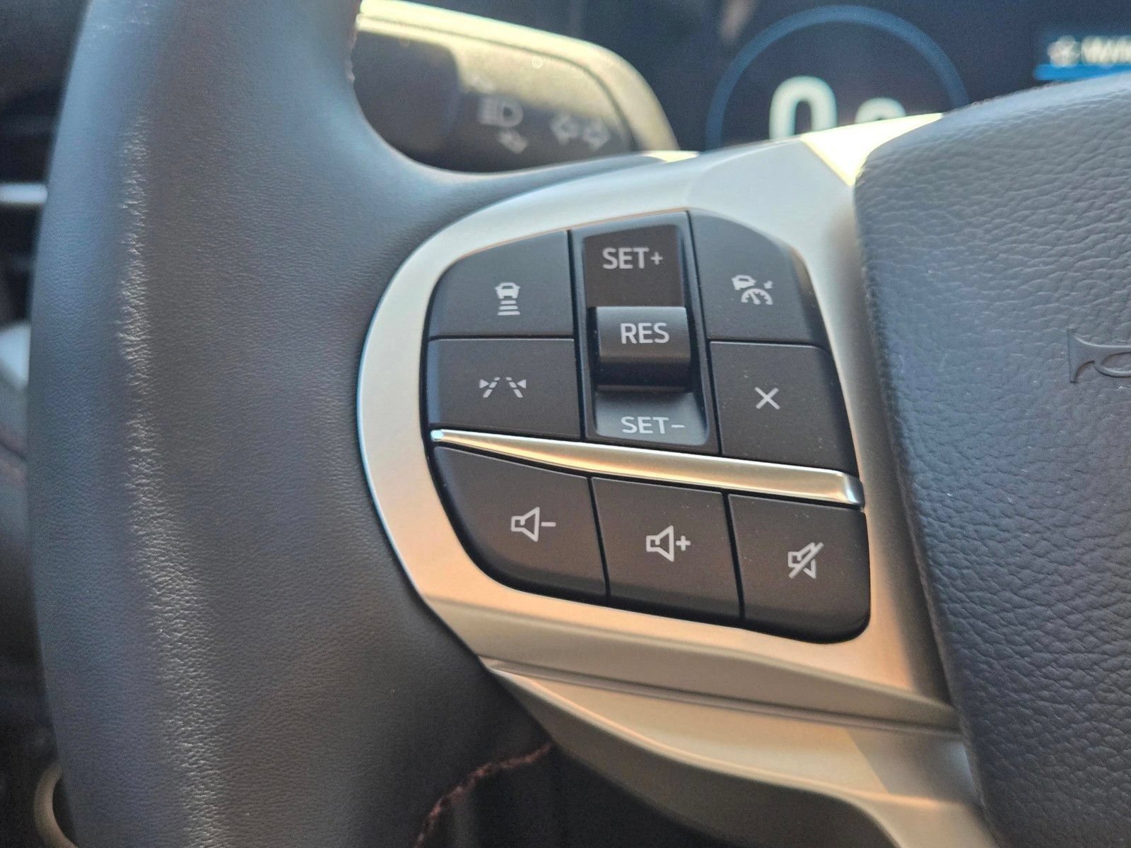 New 2026 Ford Explorer Active RWD image 24