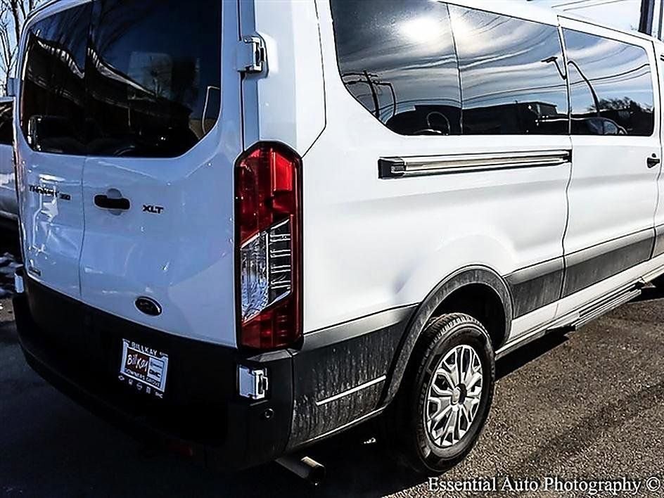 Used 2023 Ford Transit 350 XLT image 3