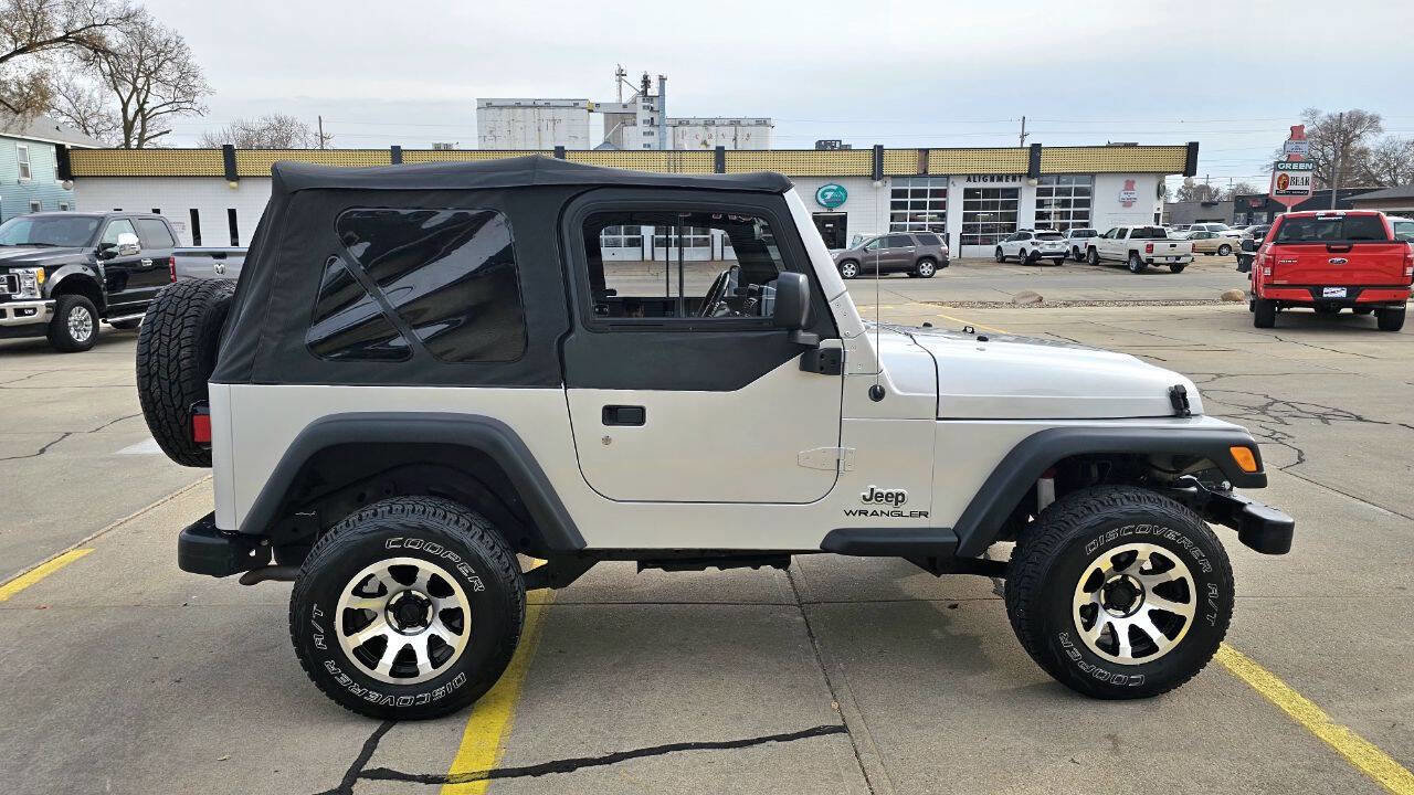 Used 2004 Jeep Wrangler SE image 5