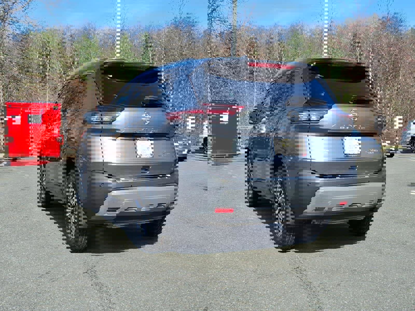 Used 2023 Nissan Rogue SV w/ SV Premium B Package image 6