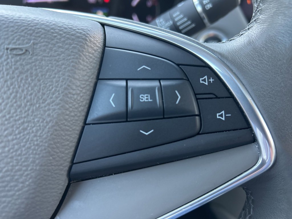 Used 2017 Cadillac XT5 Luxury w/ Driver Awareness Package image 18