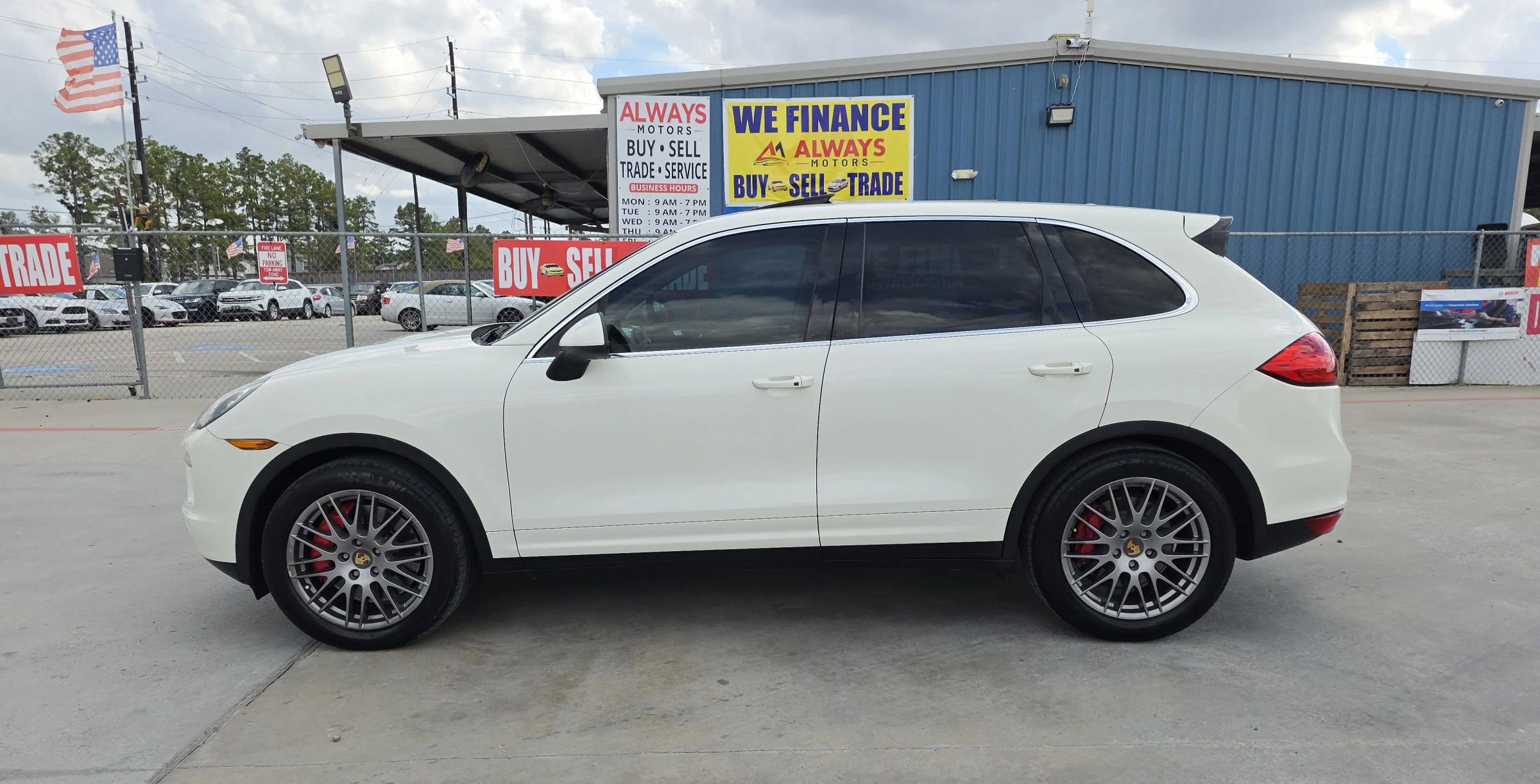 Used 2011 Porsche Cayenne Turbo AWD/4WD image 10