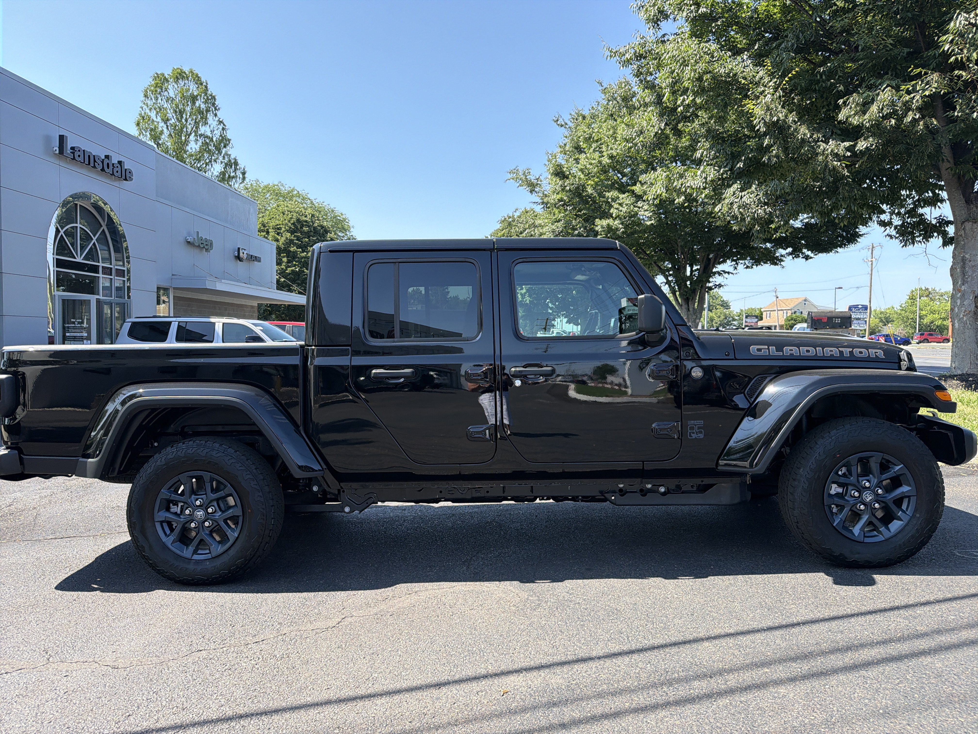 Used 2026 Jeep Gladiator Sport AWD/4WD image 9