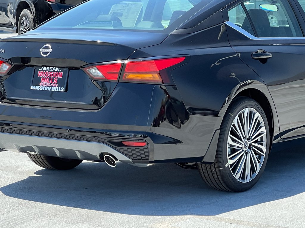 New 2026 Nissan Altima 2.5 SV FWD image 8