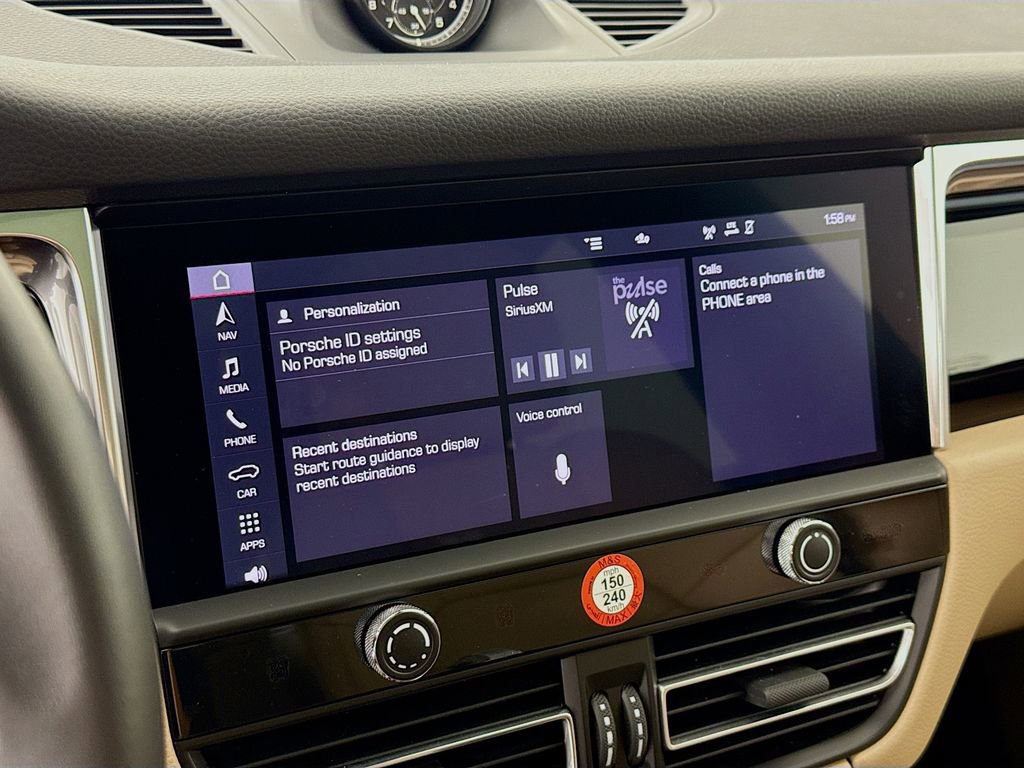 Certified 2025 Porsche Macan image 19