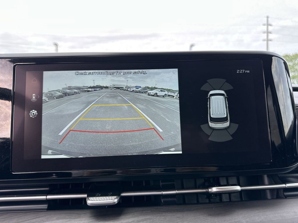 Used 2024 Kia Carnival EX FWD image 23