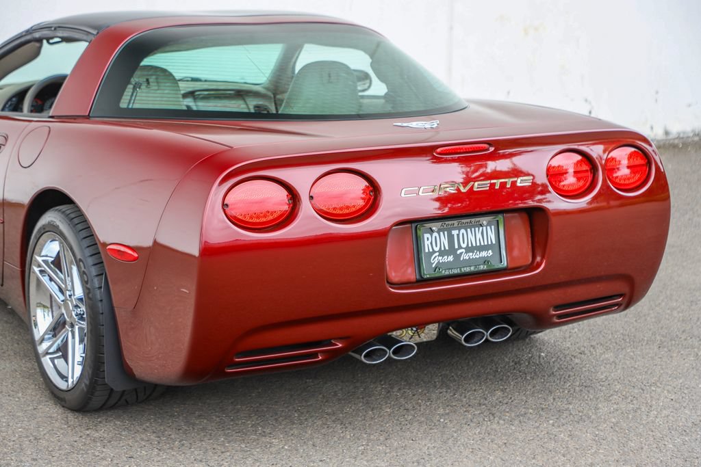 Used 2003 Chevrolet Corvette Coupe w/ Preferred Equipment Group RWD image 28