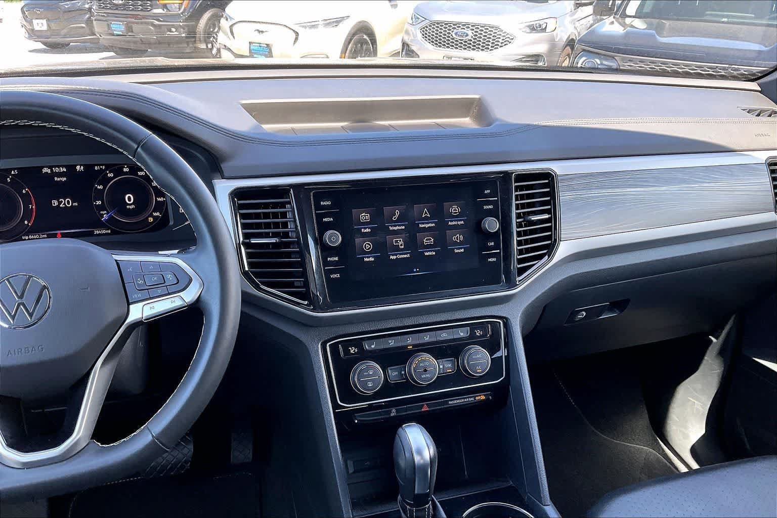 Used 2022 Volkswagen Atlas Cross Sport SE AWD/4WD image 15