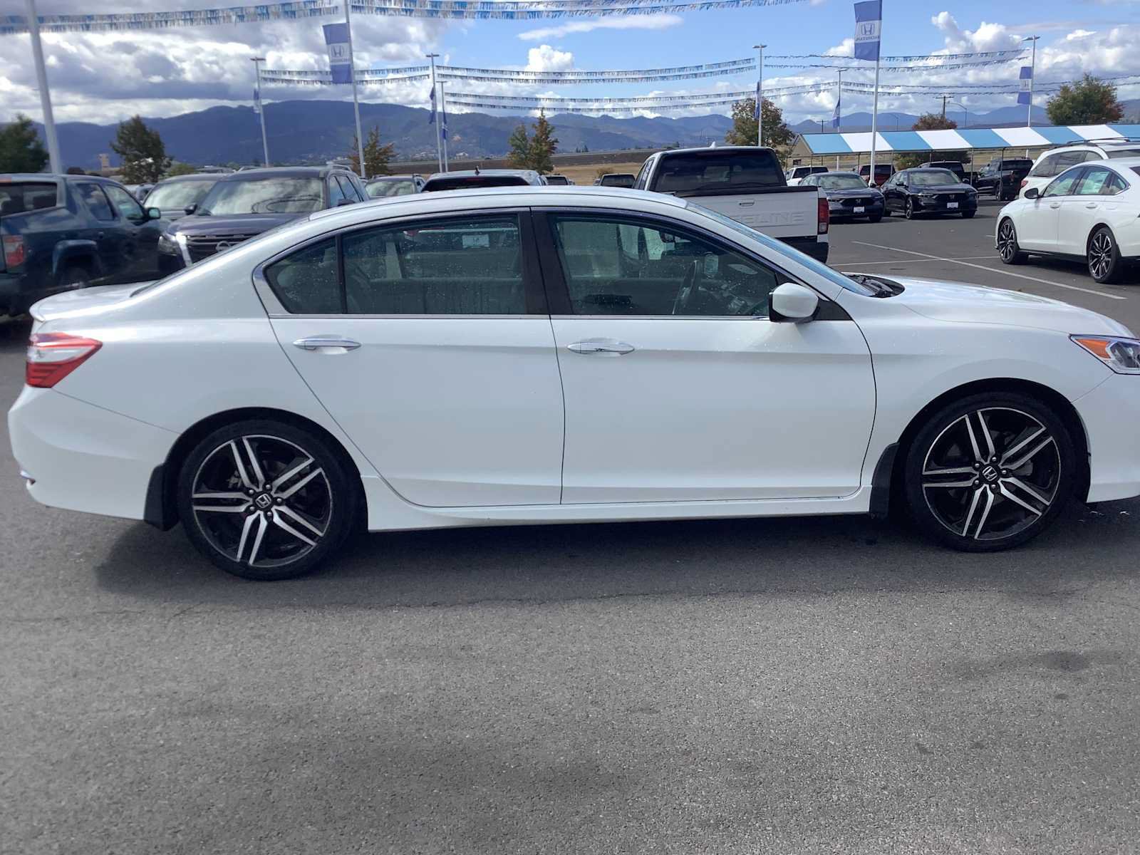 Used 2016 Honda Accord Sport image 7