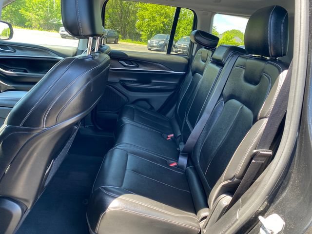 Used 2023 Jeep Grand Cherokee Limited AWD/4WD image 20