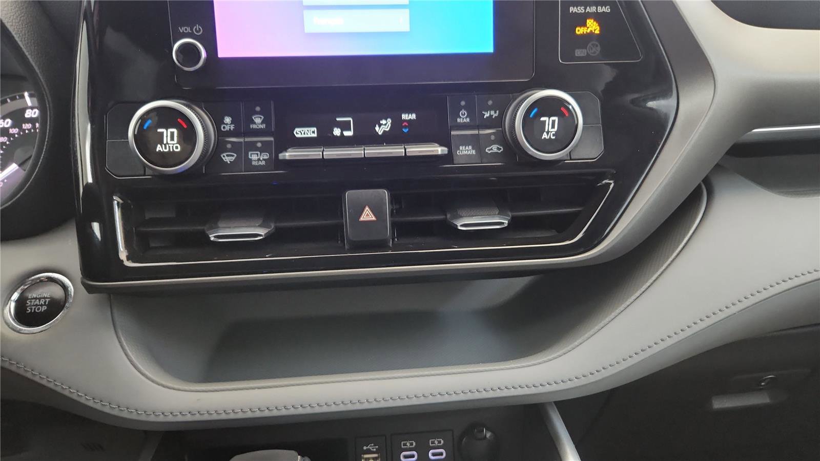 Used 2023 Toyota Highlander LE image 31