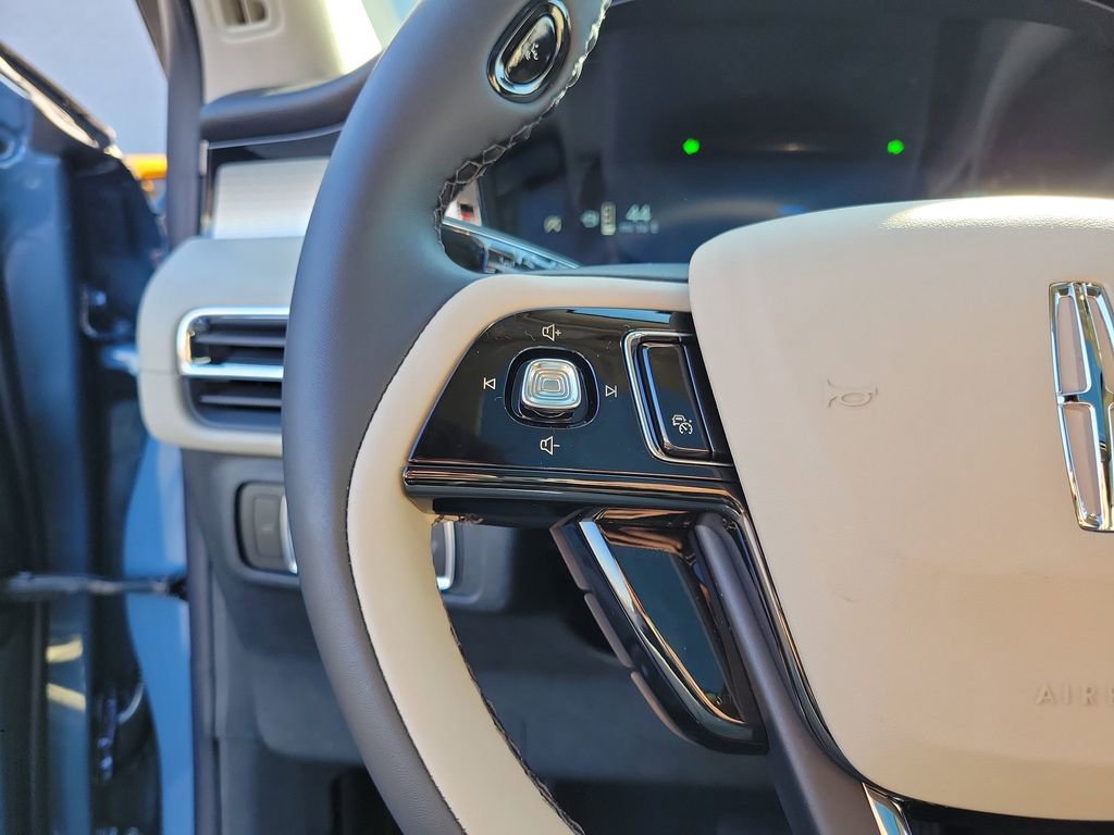 New 2026 Lincoln Corsair Premiere image 23