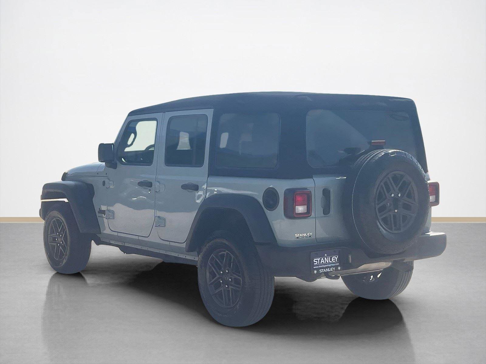 Used 2024 Jeep Wrangler Unlimited Sport AWD/4WD image 5