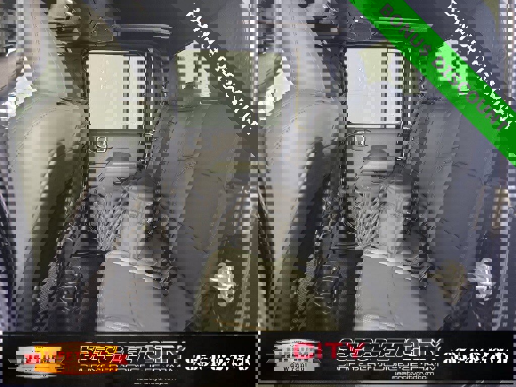 New 2025 Jeep Gladiator Mojave image 26