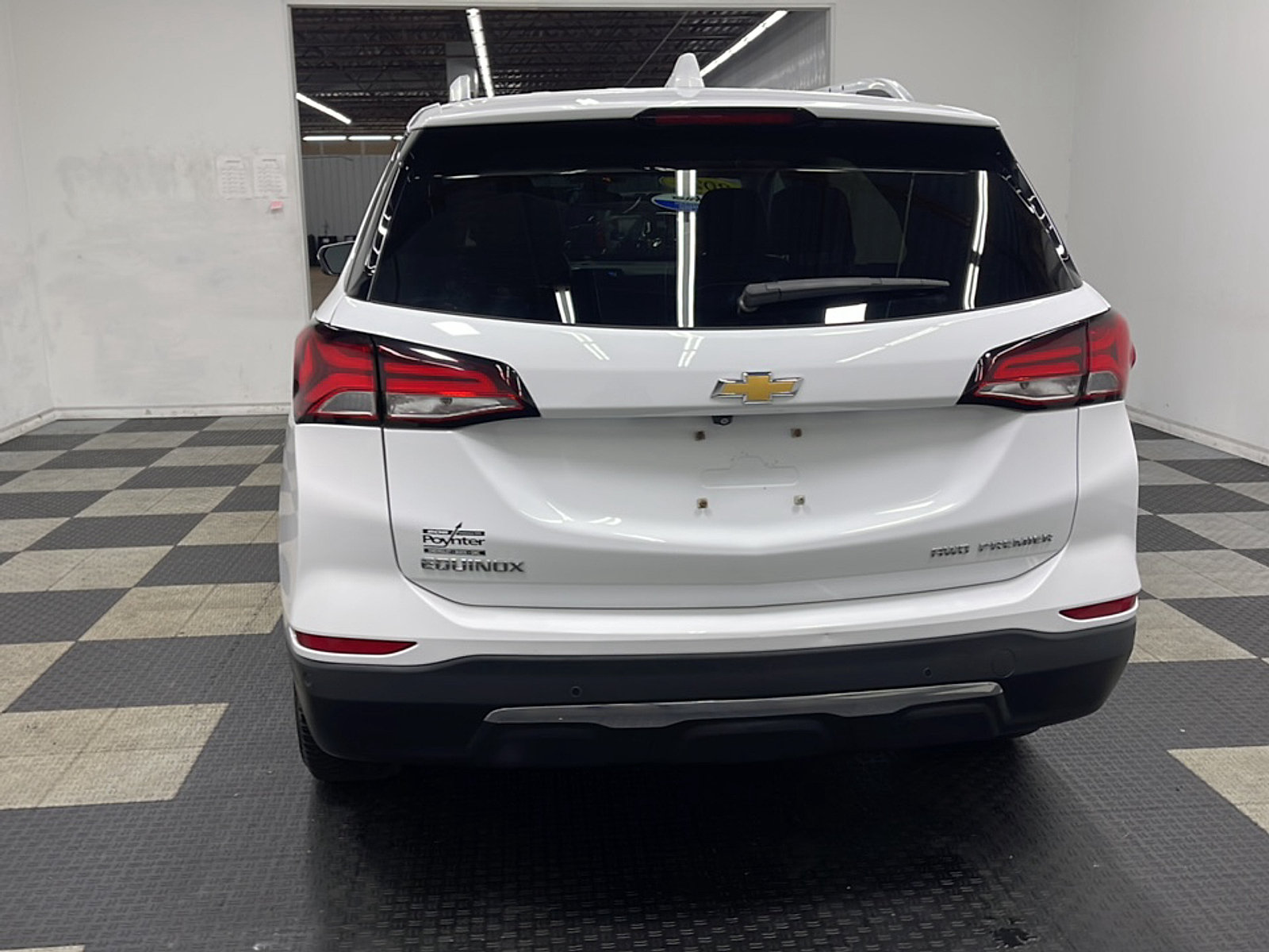 Used 2022 Chevrolet Equinox Premier AWD/4WD image 16