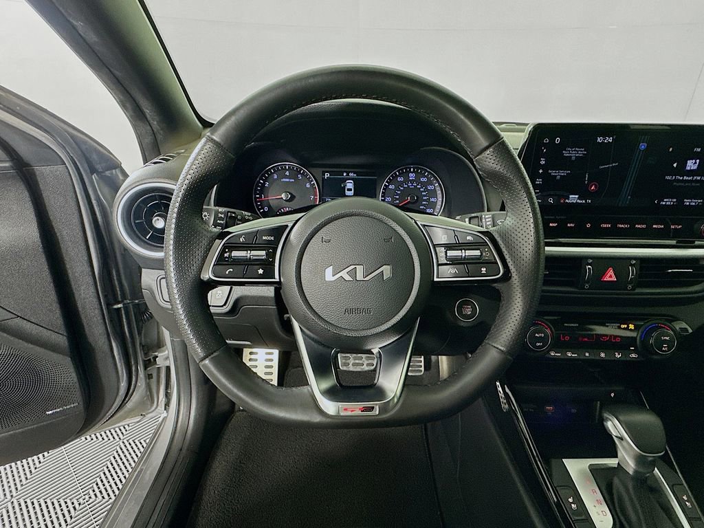 Used 2024 Kia Forte GT-Line w/ GT-Line Premium Package image 11