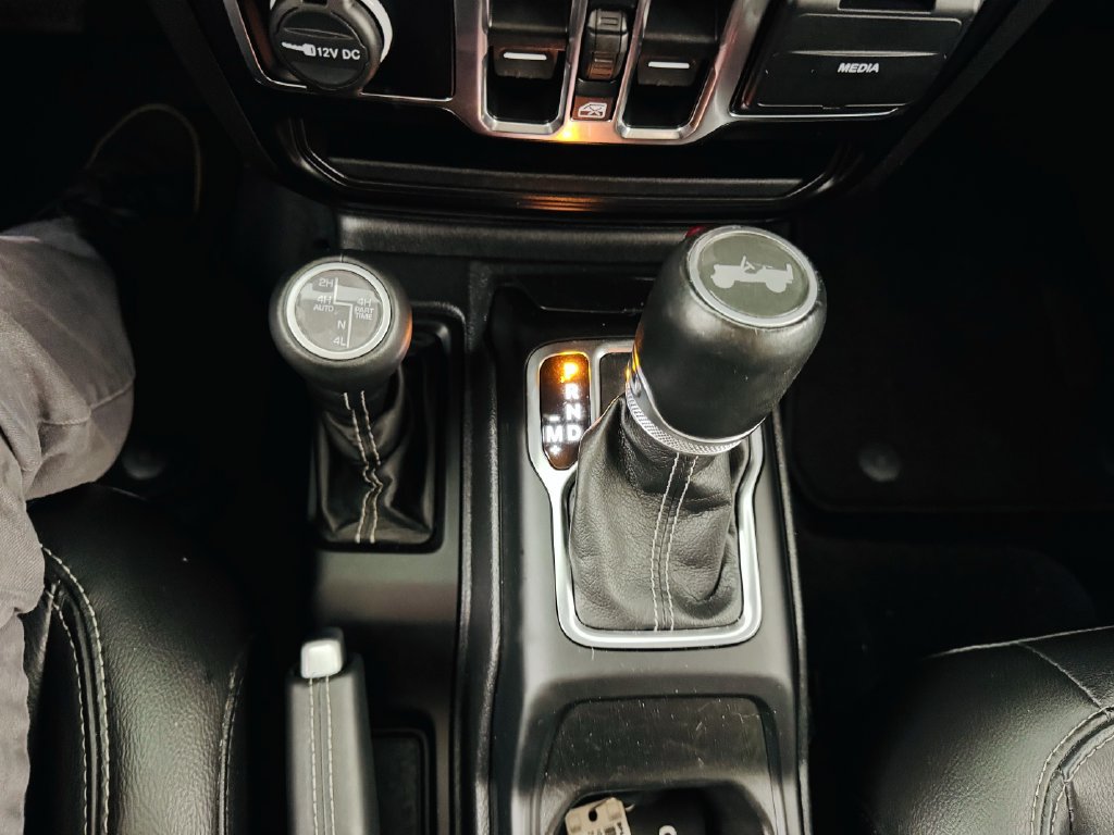 Used 2021 Jeep Wrangler Unlimited Sahara AWD/4WD image 19