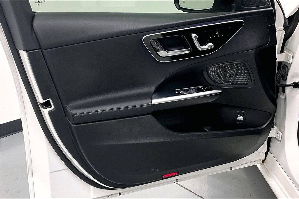 Used 2022 Mercedes-Benz C 300 Sedan image 17